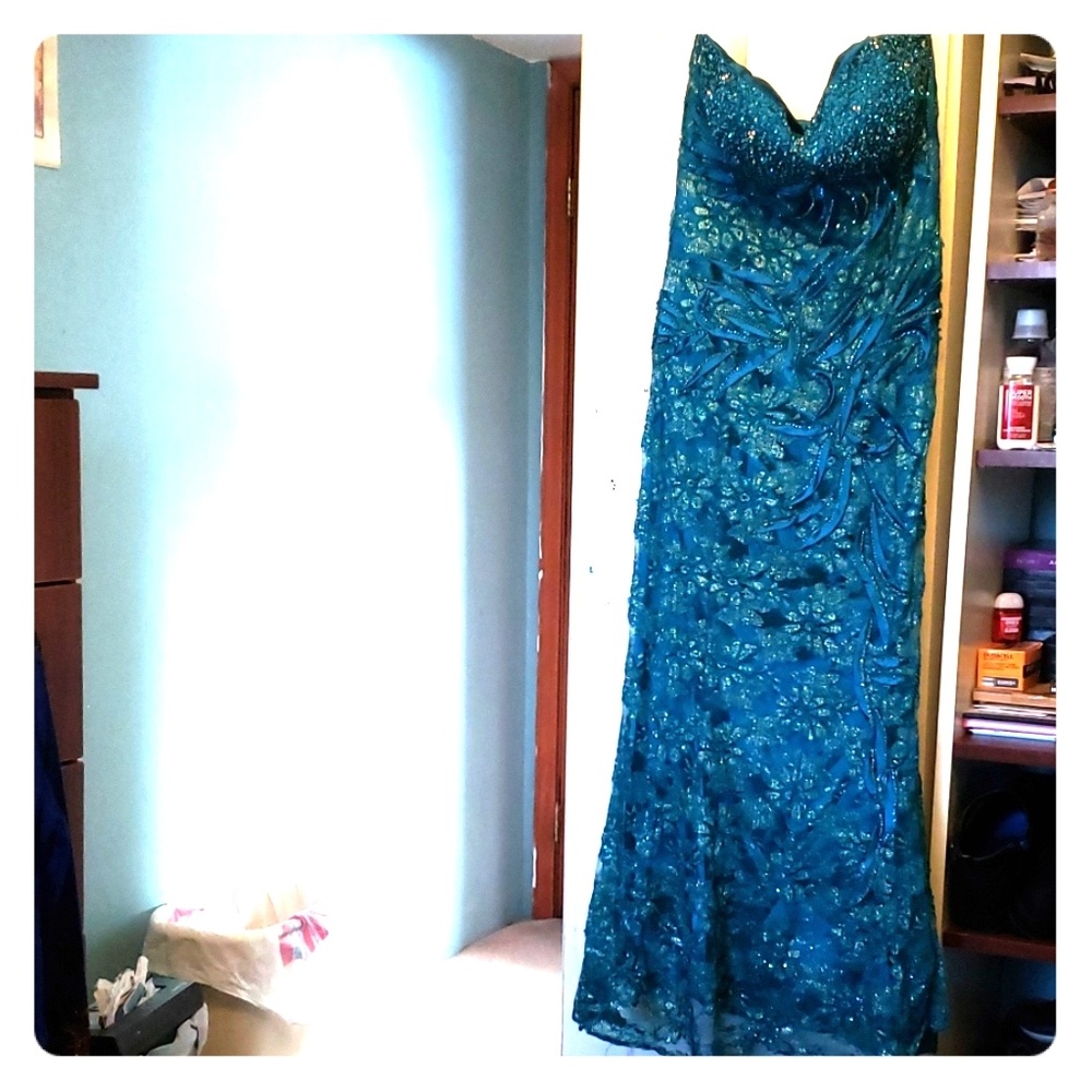 Beautiful bling bling lace dress